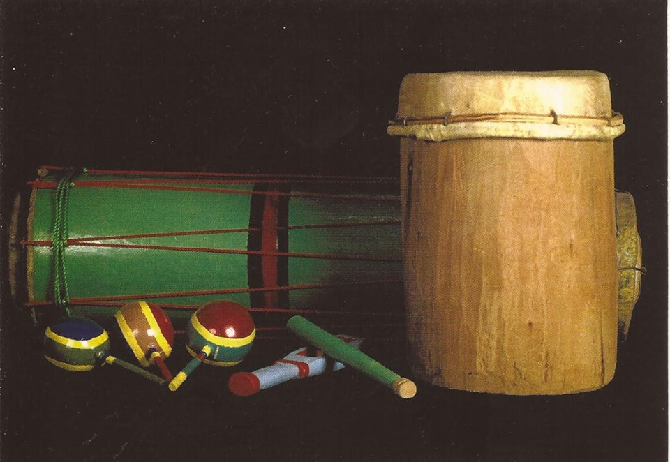 Fabricacin de instrumentos de los Congos de Villa Mella